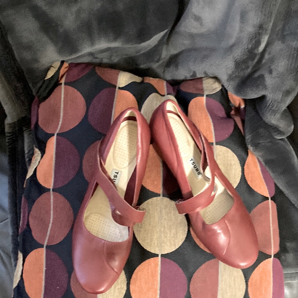 Red Tsubo Shoes